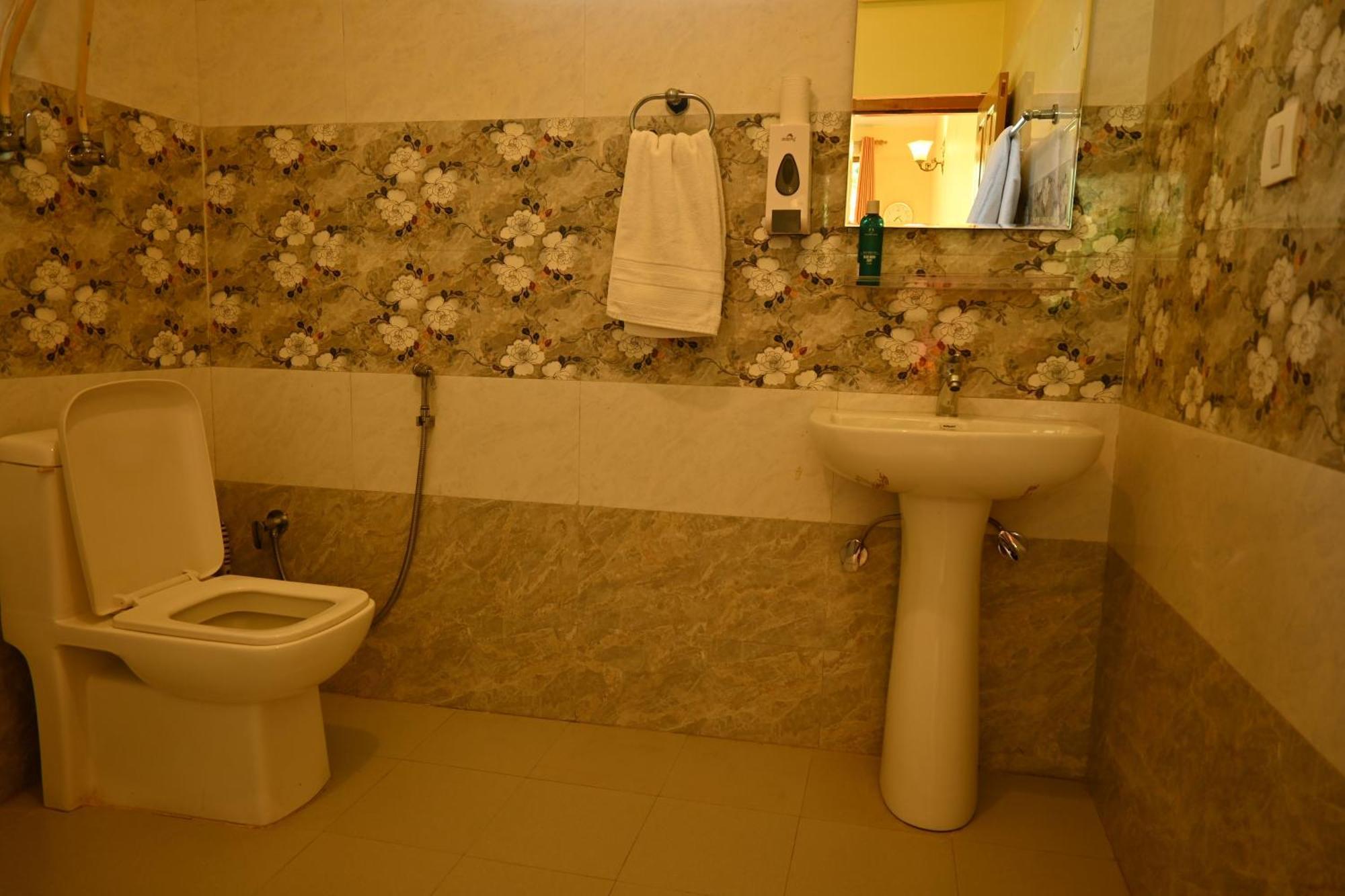 Cascade Mountain Retreat Manali Bed & Breakfast Exterior photo